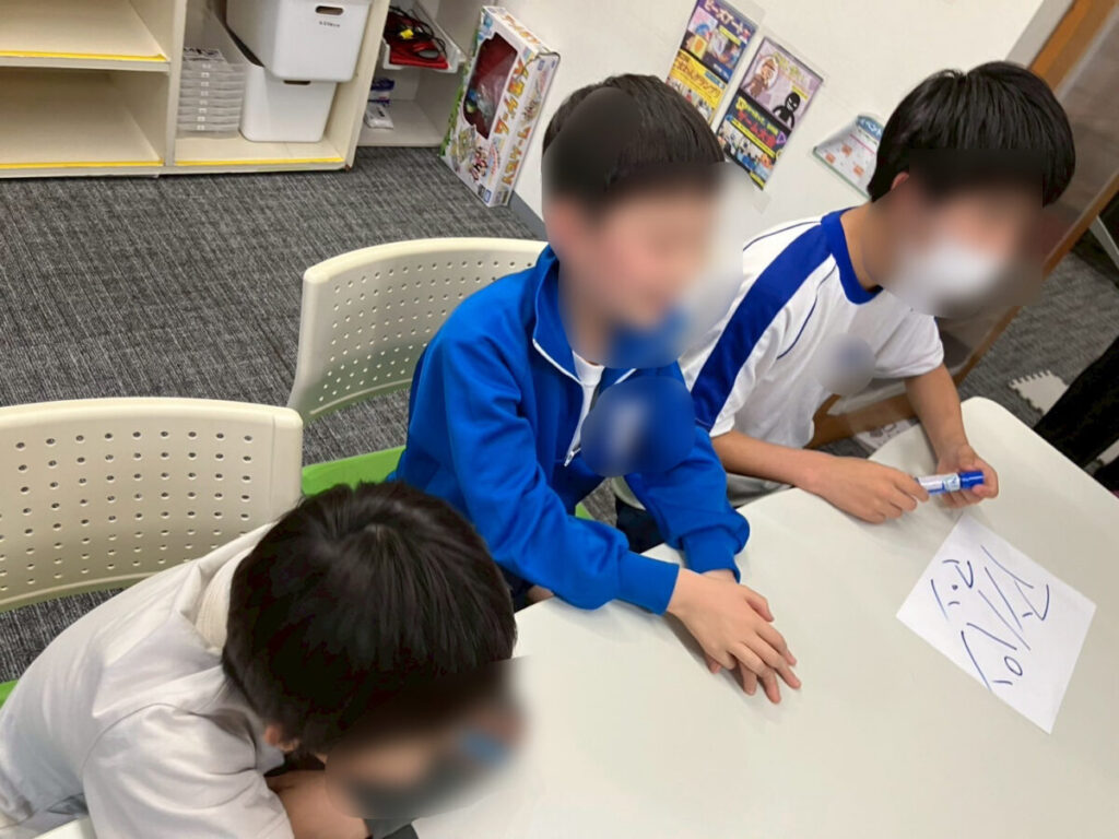 チーム決め中