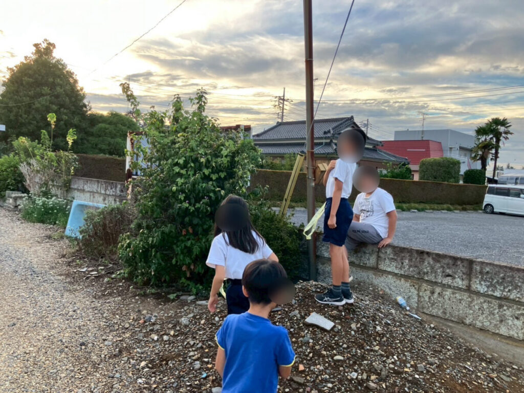オニを待ち構えるみんな