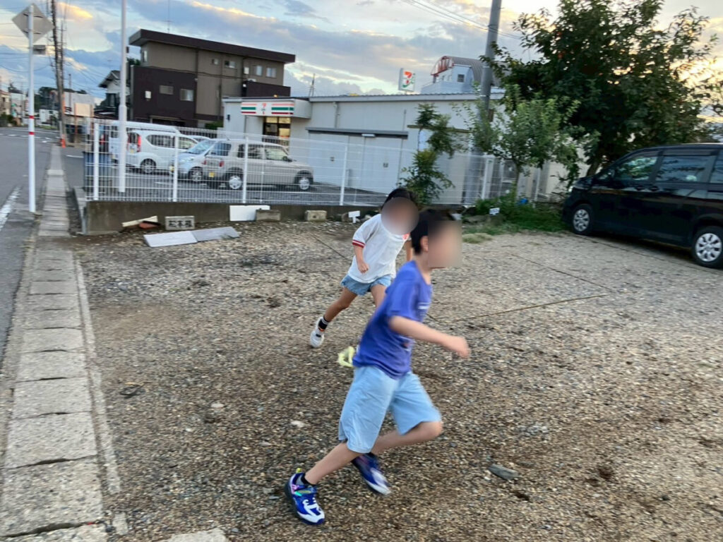かくれんぼうバトル